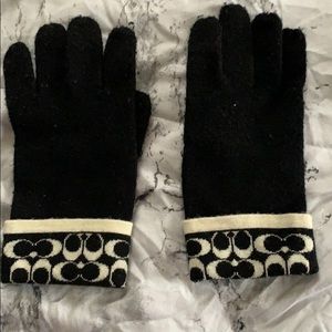 Coach gloves small